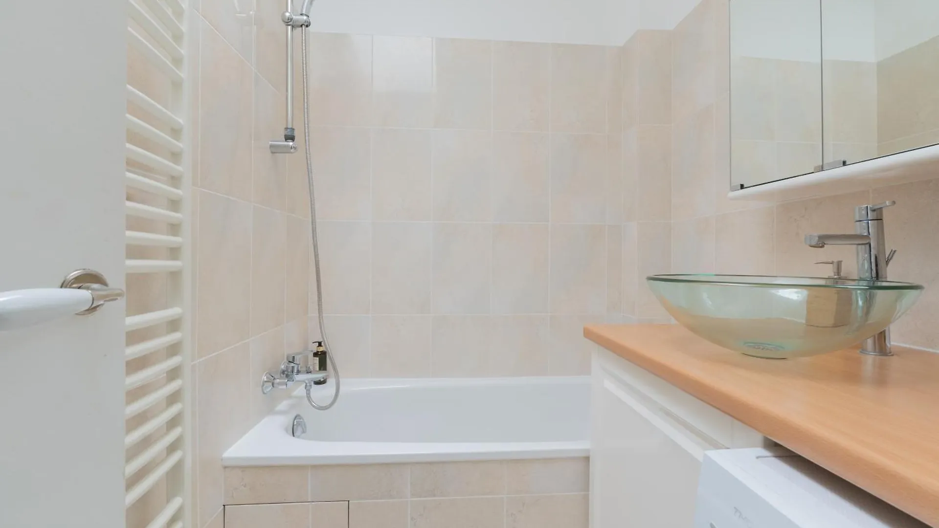 Bienvenue Rue Monge Paris 5 Apartment France